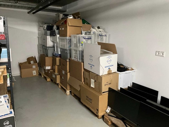 Partij laboratoriumbenodigdheden - afbeelding 2 van  66