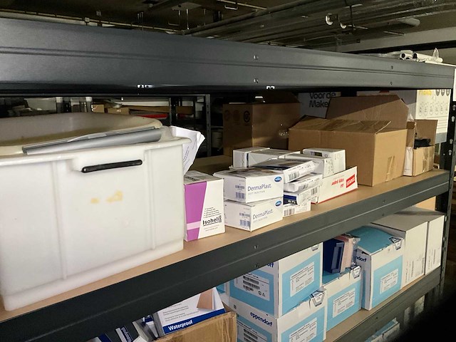 Partij laboratoriumbenodigdheden - afbeelding 15 van  66