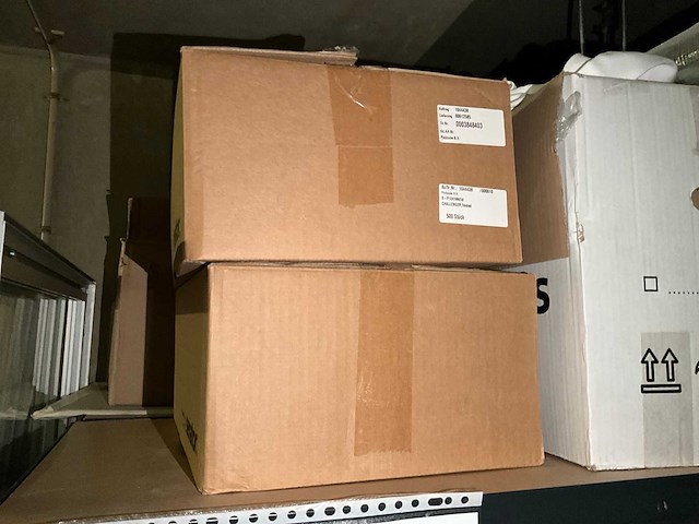 Partij laboratoriumbenodigdheden - afbeelding 21 van  66