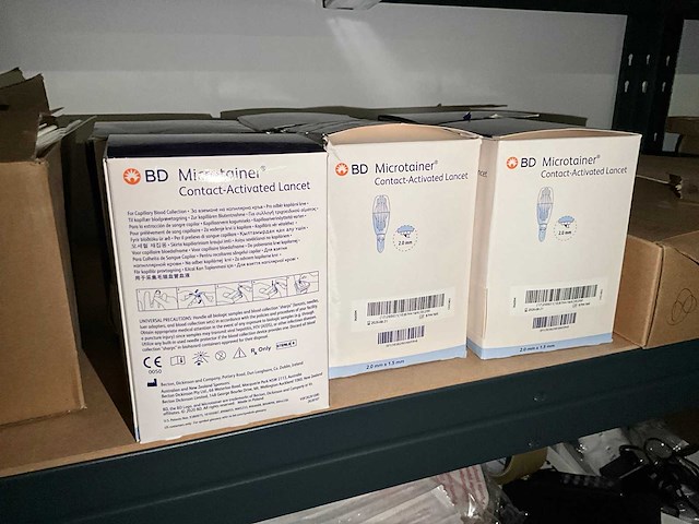 Partij laboratoriumbenodigdheden - afbeelding 28 van  66