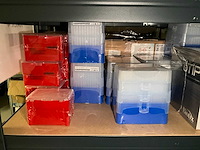 Partij laboratoriumbenodigdheden - afbeelding 33 van  66