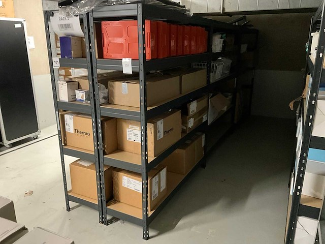 Partij laboratoriumbenodigdheden - afbeelding 23 van  66