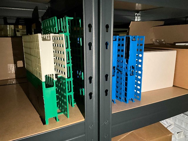 Partij laboratoriumbenodigdheden - afbeelding 36 van  66