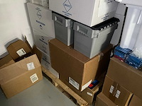 Partij laboratoriumbenodigdheden - afbeelding 43 van  66