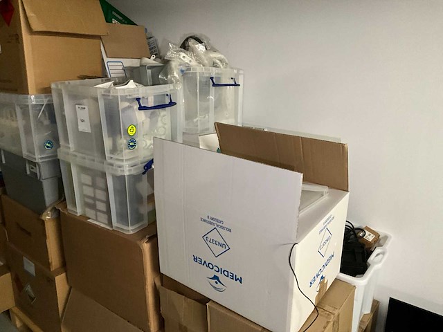 Partij laboratoriumbenodigdheden - afbeelding 47 van  66