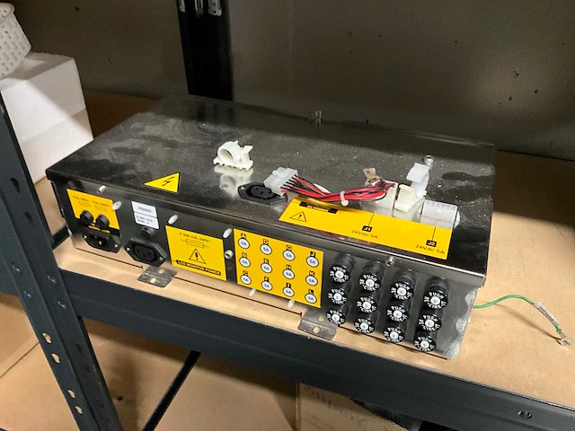 Partij laboratoriumbenodigdheden - afbeelding 53 van  66