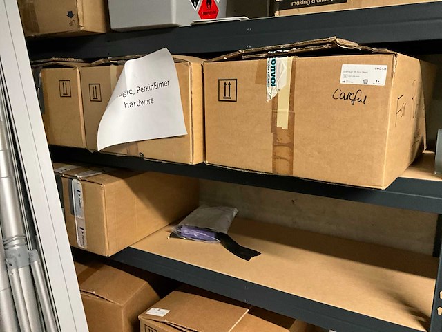 Partij laboratoriumbenodigdheden - afbeelding 59 van  66