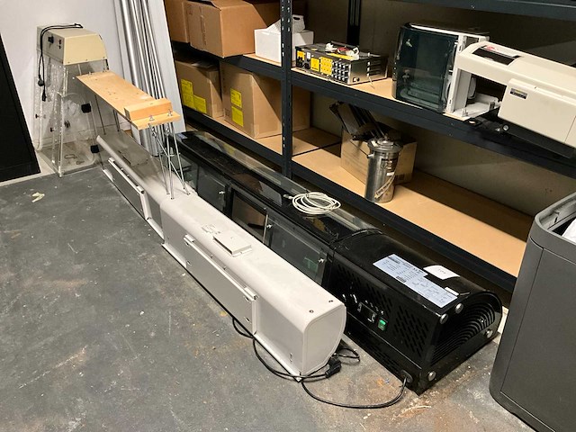 Partij laboratoriumbenodigdheden - afbeelding 63 van  66