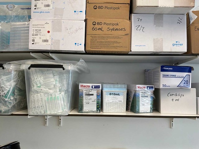 Partij laboratoriumverbruiksartikelen en disposables - afbeelding 2 van  27