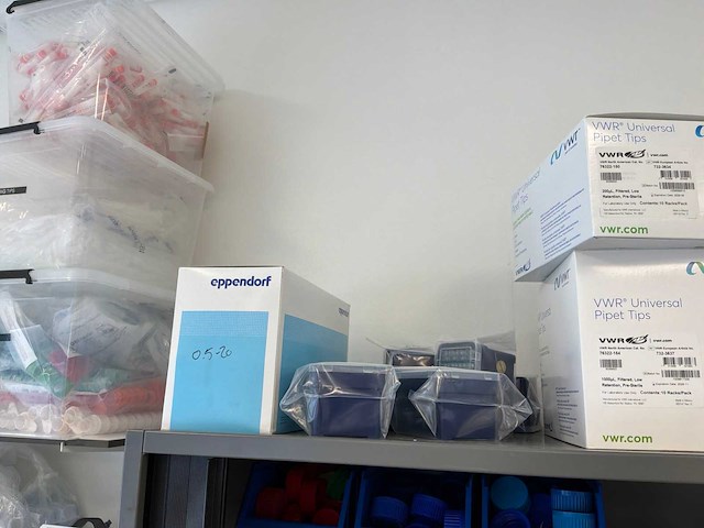 Partij laboratoriumverbruiksartikelen en disposables - afbeelding 24 van  27