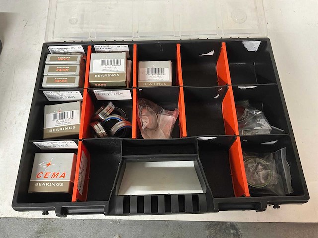 Partij lagers en klein materiaal - afbeelding 2 van  11