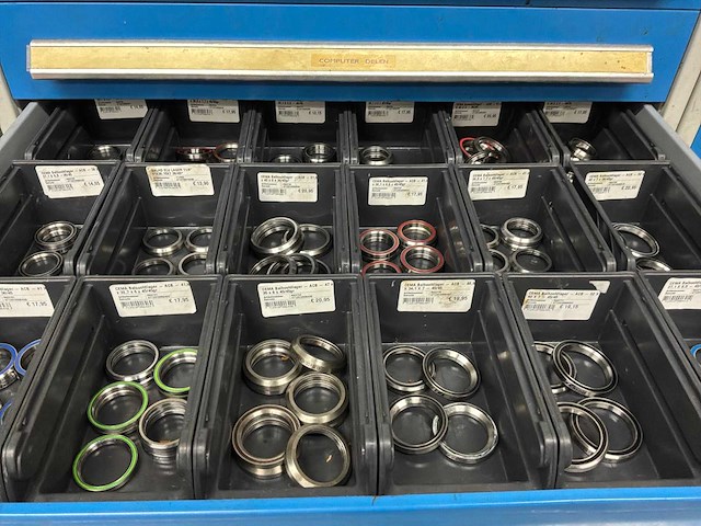 Partij lagers en klein materiaal - afbeelding 4 van  11