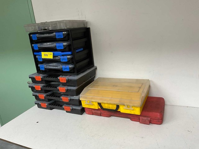 Partij lagers en klein materiaal - afbeelding 1 van  11