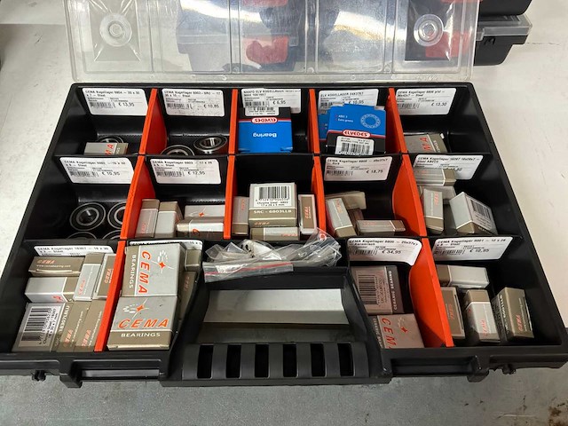 Partij lagers en klein materiaal - afbeelding 11 van  11