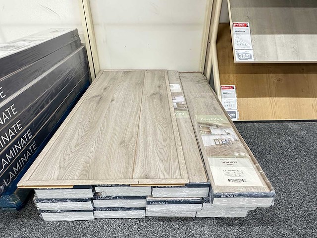 Partij laminaat op 4 pallets - afbeelding 2 van  5