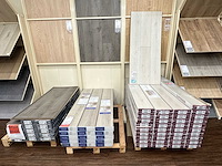 Partij laminaat op drie pallets