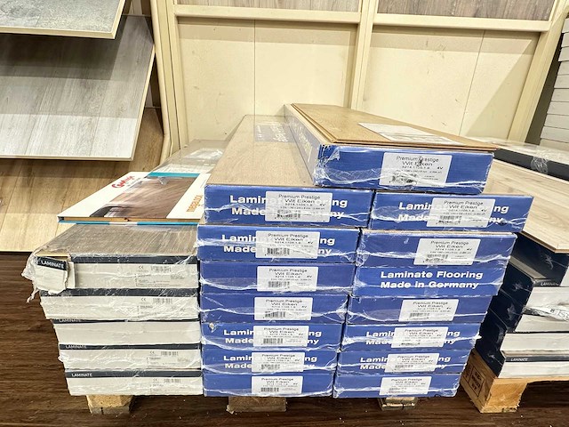 Partij laminaat op drie pallets - afbeelding 2 van  3