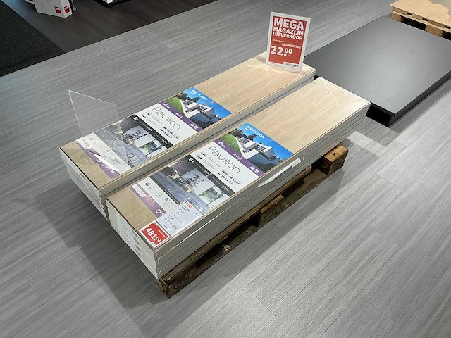 Partij laminaatvloer - afbeelding 1 van  3