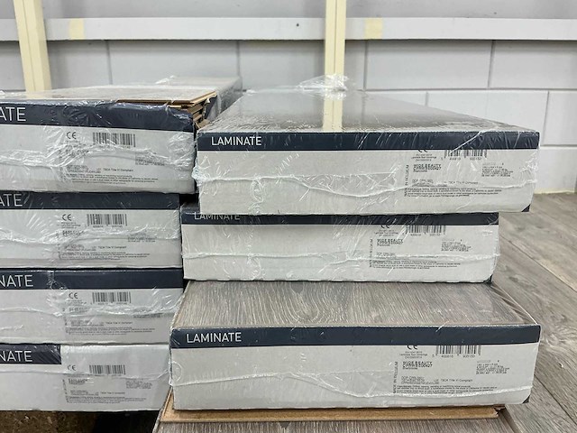 Partij laminaatvloeren - afbeelding 3 van  3