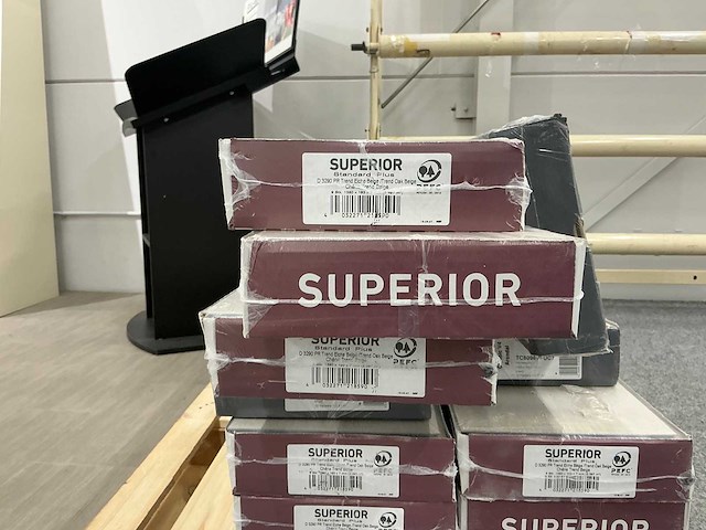 Partij laminaatvloeren - afbeelding 3 van  4