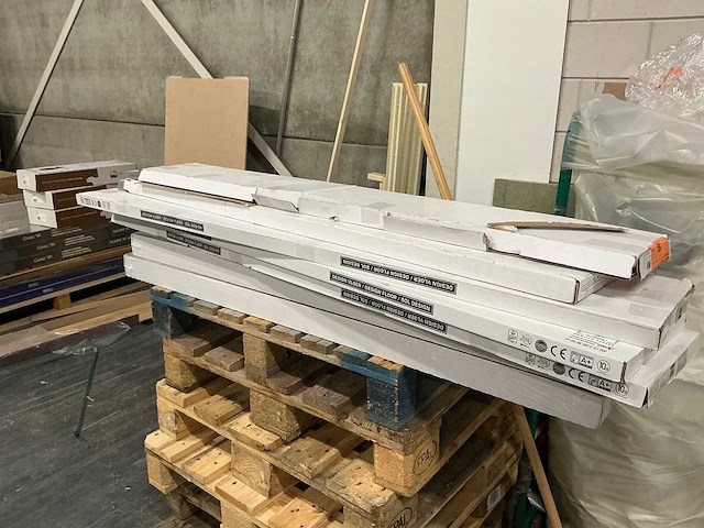 Partij laminaatvloeren - afbeelding 6 van  6