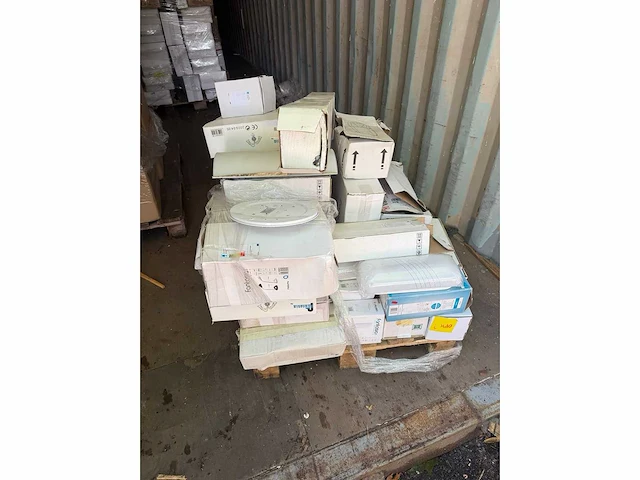 Partij lampen 38 pallets - afbeelding 4 van  41