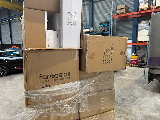 Partij lampen 38 pallets - afbeelding 34 van  41