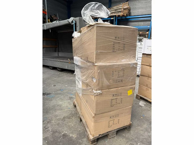 Partij lampen 38 pallets - afbeelding 30 van  41