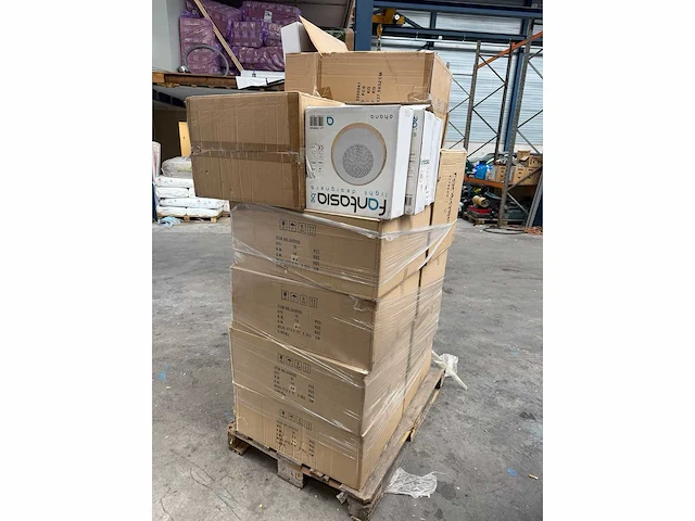 Partij lampen 38 pallets - afbeelding 32 van  41
