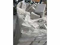 Partij lampen 38 pallets - afbeelding 24 van  41