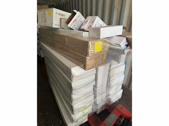 Partij lampen 38 pallets - afbeelding 9 van  41