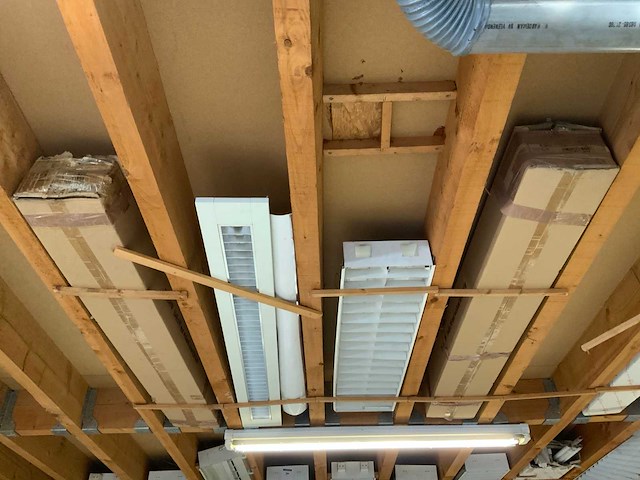 Partij lampen en armaturen - afbeelding 2 van  6