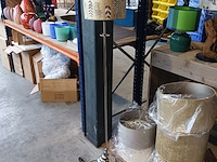 Partij lampen en lampenkappen, by louise en designers guild - afbeelding 10 van  28