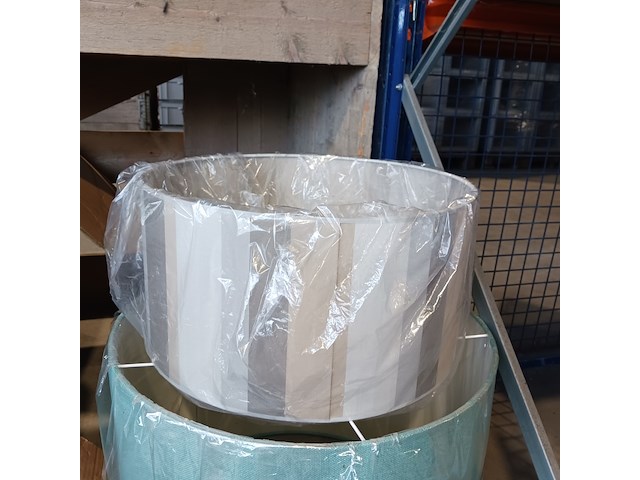 Partij lampen en lampenkappen, by louise en designers guild - afbeelding 14 van  28