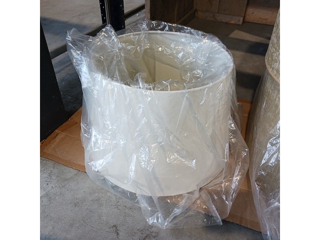 Partij lampen en lampenkappen, by louise en designers guild - afbeelding 21 van  28