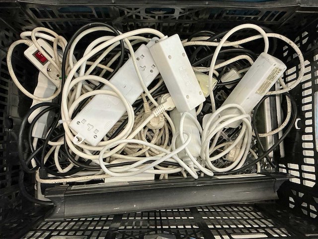 Partij lampen en toebehoren - afbeelding 17 van  18