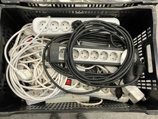 Partij lampen en toebehoren - afbeelding 6 van  18