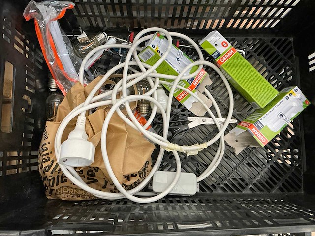 Partij lampen en toebehoren - afbeelding 13 van  18