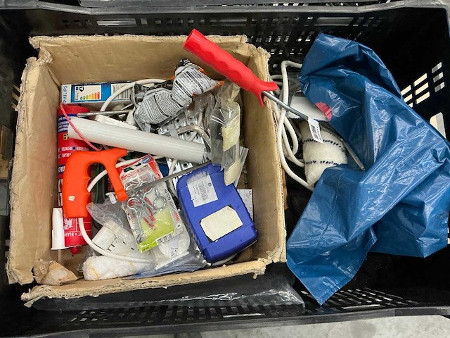 Partij lampen en toebehoren - afbeelding 14 van  18