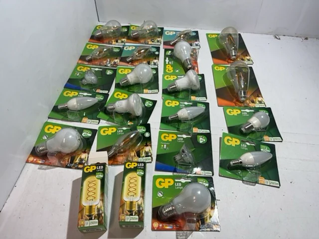 Partij lampen, gp - afbeelding 1 van  4