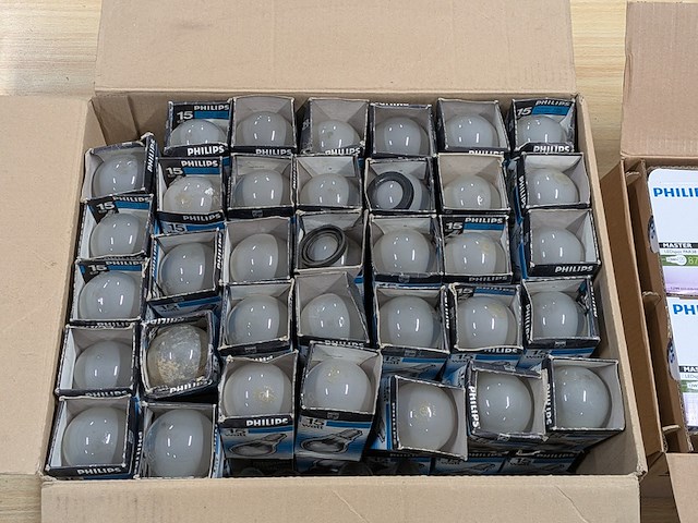 Partij lampen o.a. led en gloeilampen - afbeelding 6 van  8