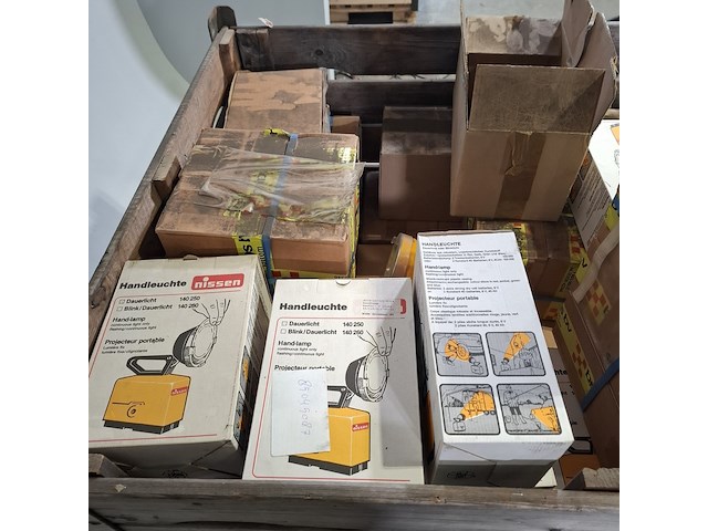 Partij lampen, , o.a. nissen - afbeelding 2 van  6