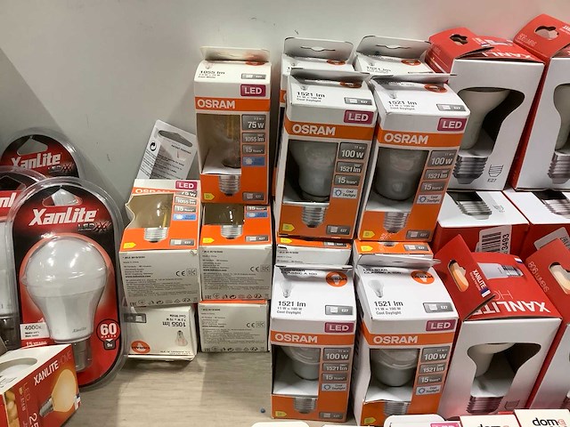 Partij lampen pitten (89x) - afbeelding 8 van  11