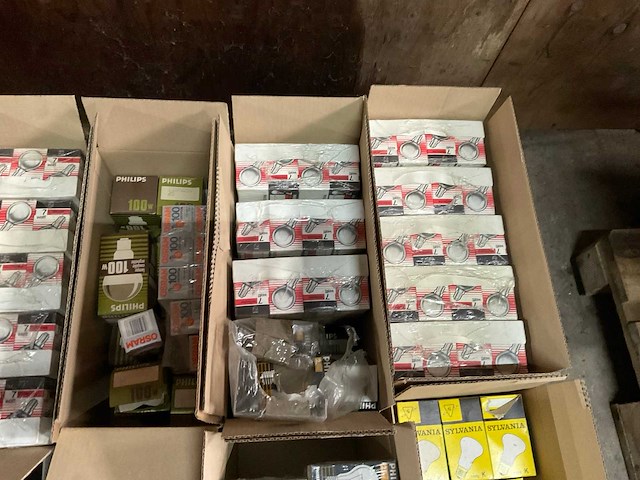 Partij lampen - afbeelding 6 van  27