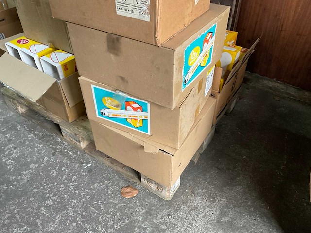 Partij lampen - afbeelding 15 van  27