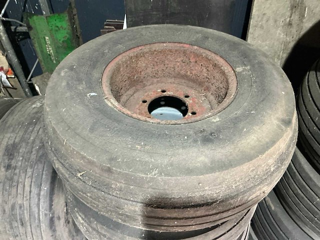 Partij landbouw- en industrie banden (circa 50 stuks) - afbeelding 5 van  29