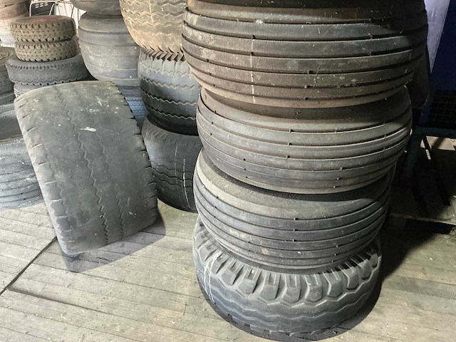 Partij landbouw- en industrie banden (circa 50 stuks) - afbeelding 10 van  29