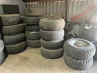 Partij landbouw- en industrie banden (circa 50 stuks) - afbeelding 1 van  29