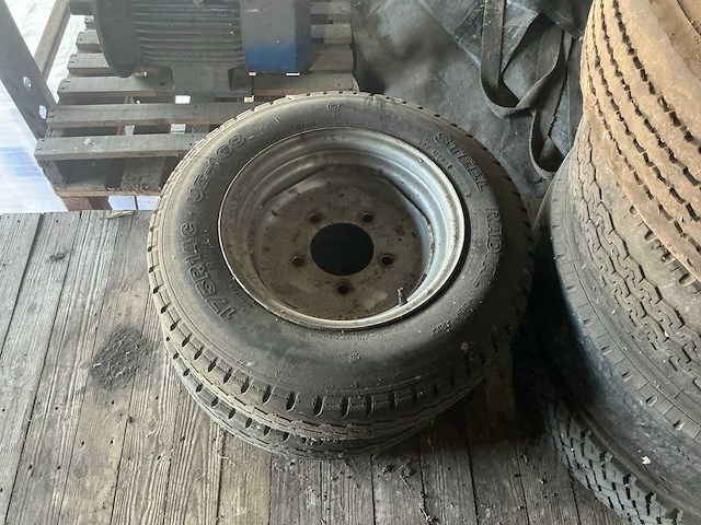 Partij landbouw- en industrie banden (circa 50 stuks) - afbeelding 25 van  29