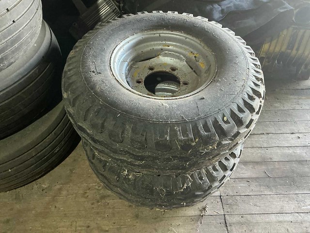 Partij landbouw- en industrie banden (circa 50 stuks) - afbeelding 23 van  29